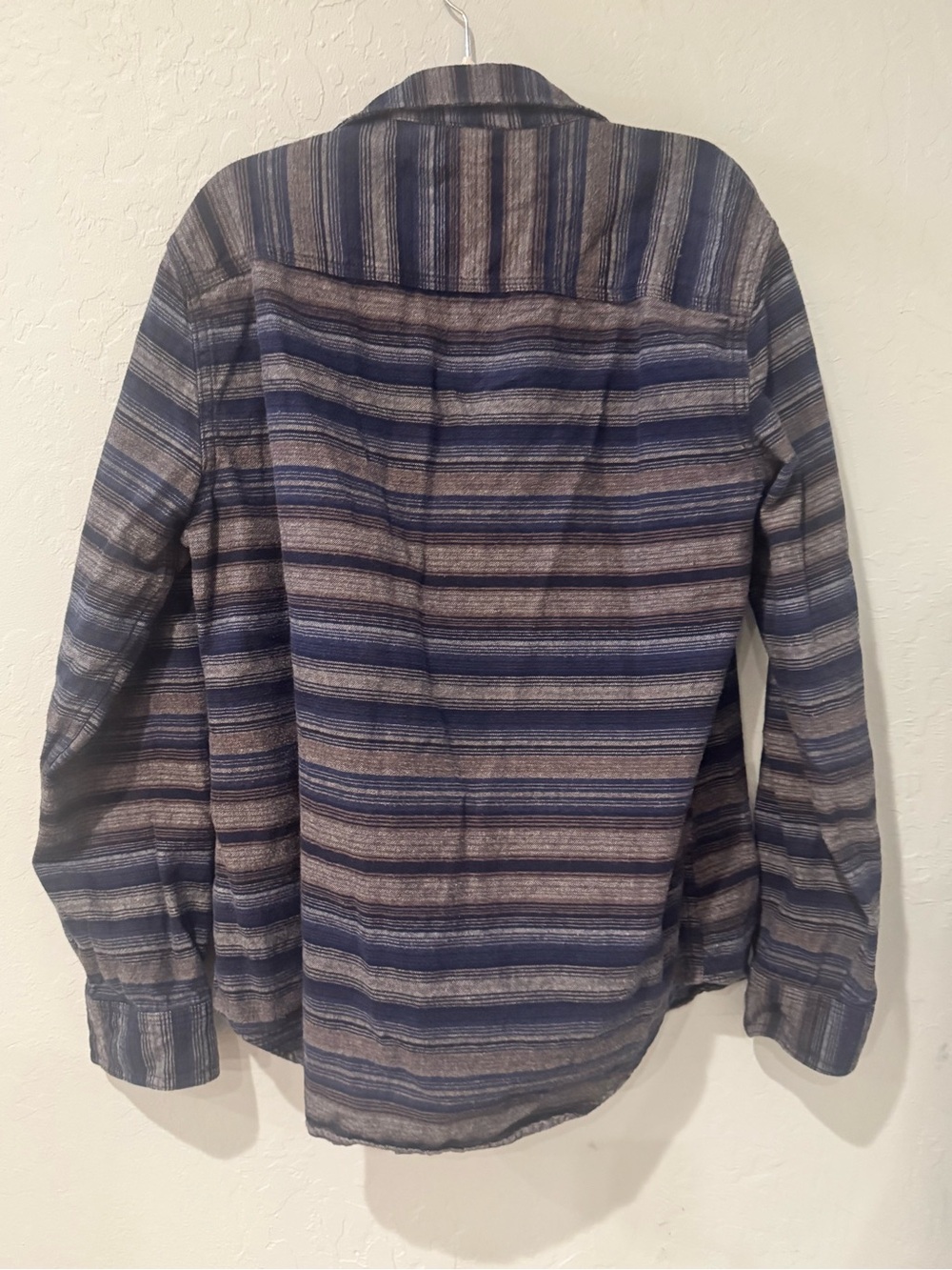 Aeropostale Men's Navy and Gray Striped Button-Down Shirt - Picture 3 of 5